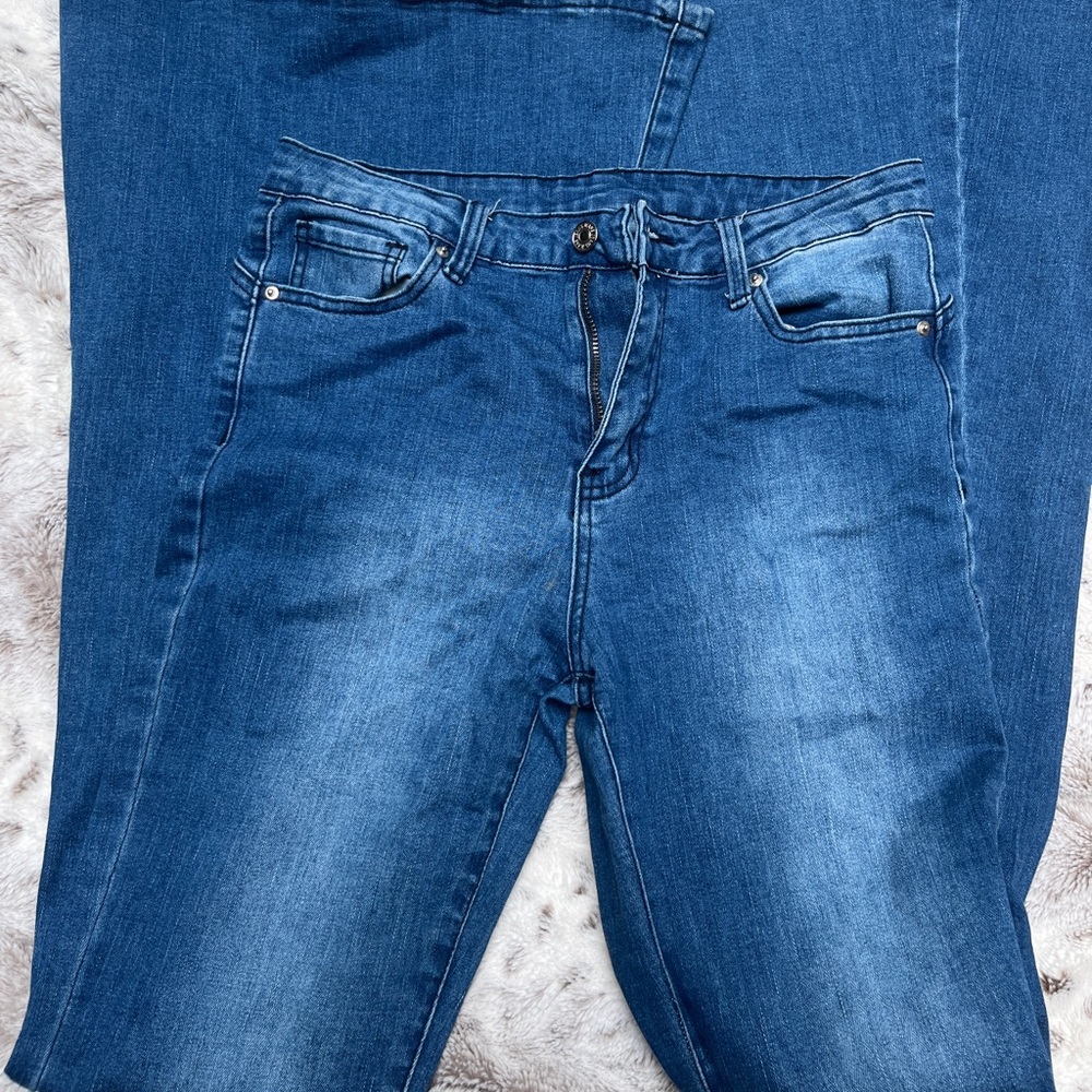 Blue bellbottom long jeans